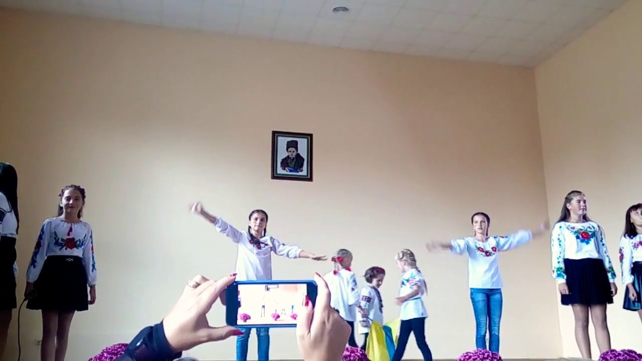 Танець під пісню 