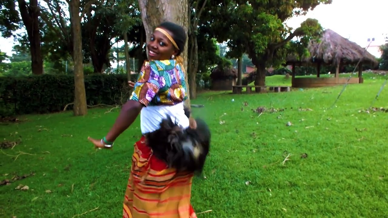 Lwaaki abayimbi tebawangala by Serugo Joel