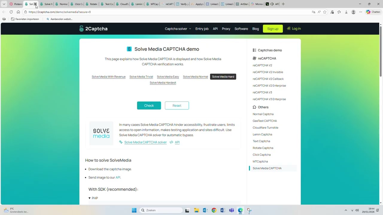 Captcha-demo's testen terwijl luisteren naar AFROBEAT N1 FM
