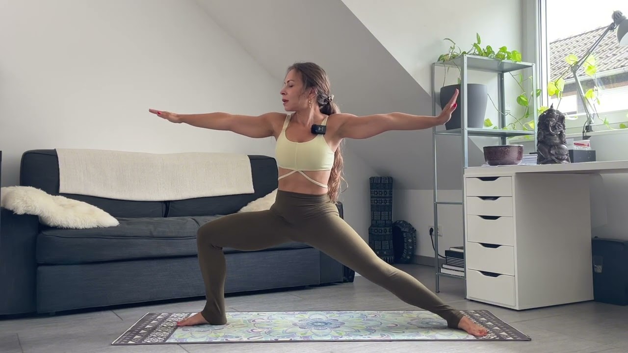 Vinyasa Strong Flow | 30 min | Otevření kyčlí | Provaz