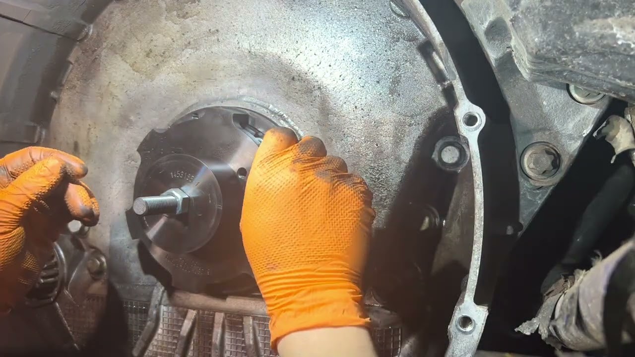 Paccar MX13, rear crankshaft seal (flywheel housing) removal and installation