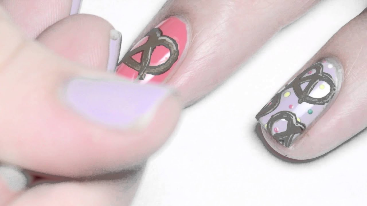 Pretzel | Nail Art