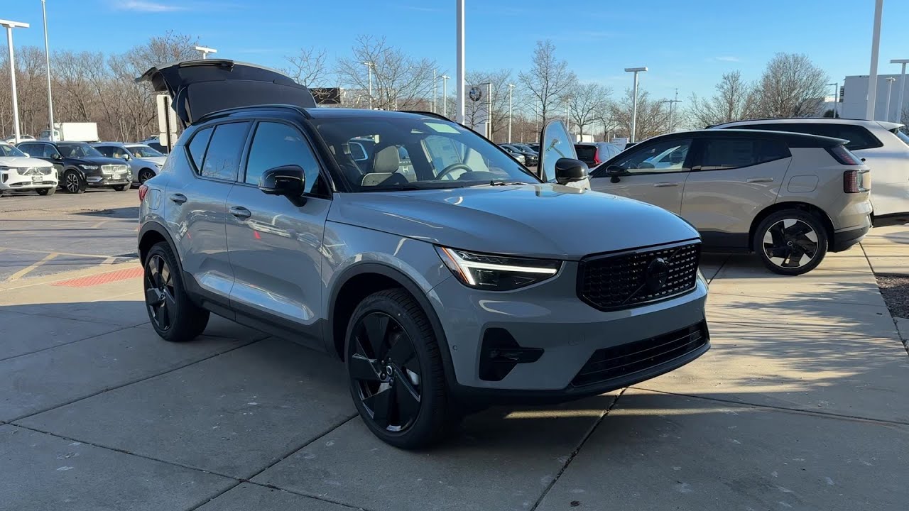 2026 Volvo XC40 Ultra Black Edition Highland Park, Evanston, Deerfield, Lake Forest, Winnetka, IL