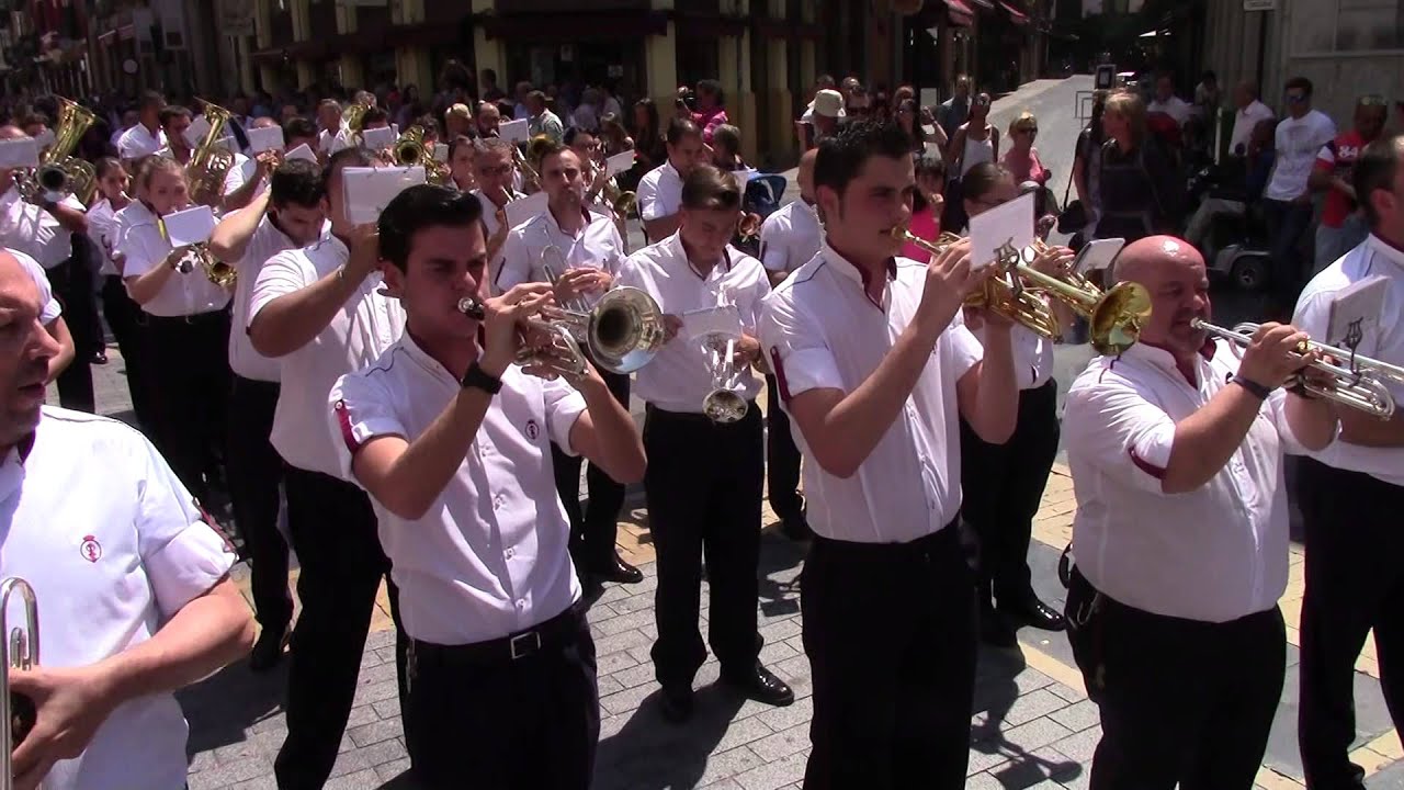 AM La Cena- Corpus Christi 2015- Bajada Calle Ancha.