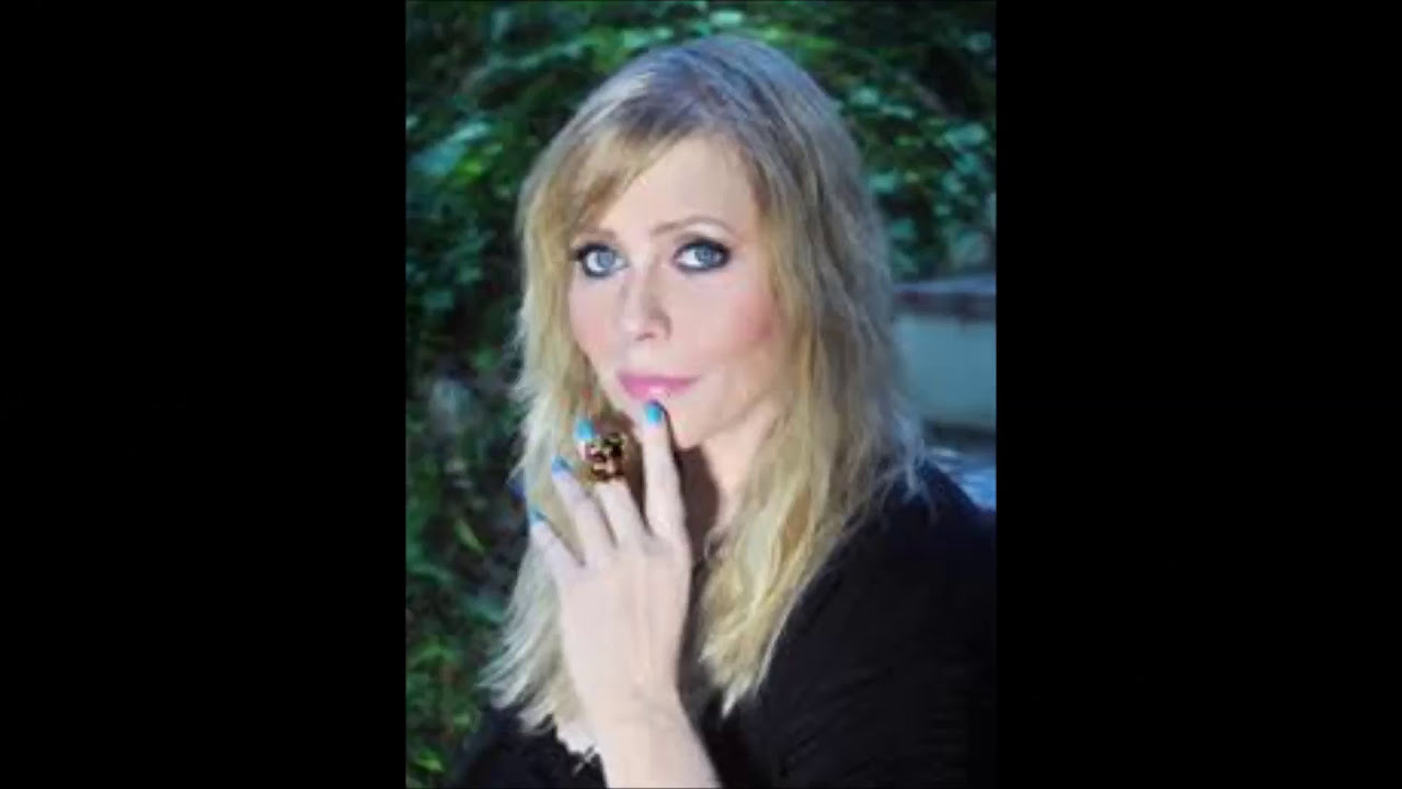 BEBE BUELL REMINISCES ABOUT JIMMY PAGE