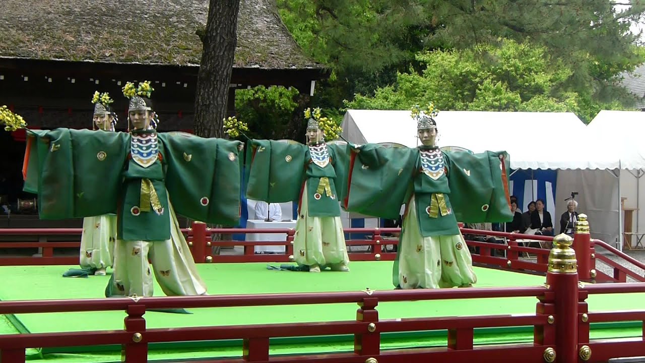 2014 熱田神宮　雅楽　舞楽神事　胡蝶　　Kochou, Gagaku (Bugaku) - Japanese Court Music with Dance