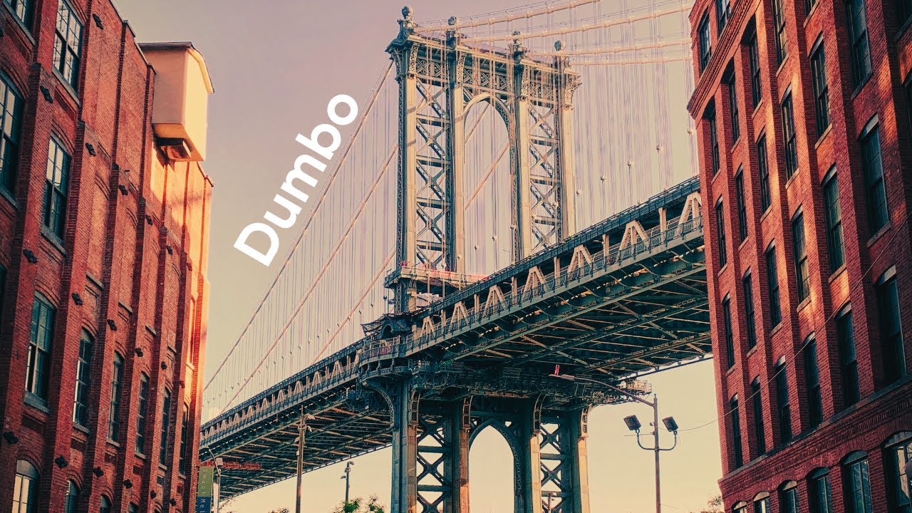 DUMBO Brooklyn Evening Walking Tour 4K 🇺🇸 | Christmas Lights & Sunset Glow