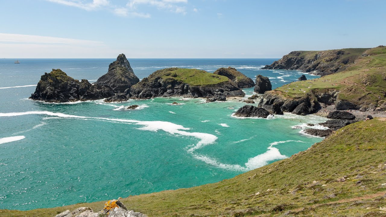 Kynance cove, Cornwall | Most stunning beach in England