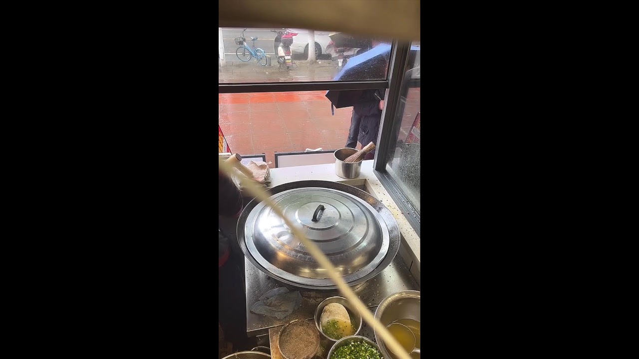 LIVE🔴Ultimate Wuhan Street Food: Making Famous Crispy Doupi Live