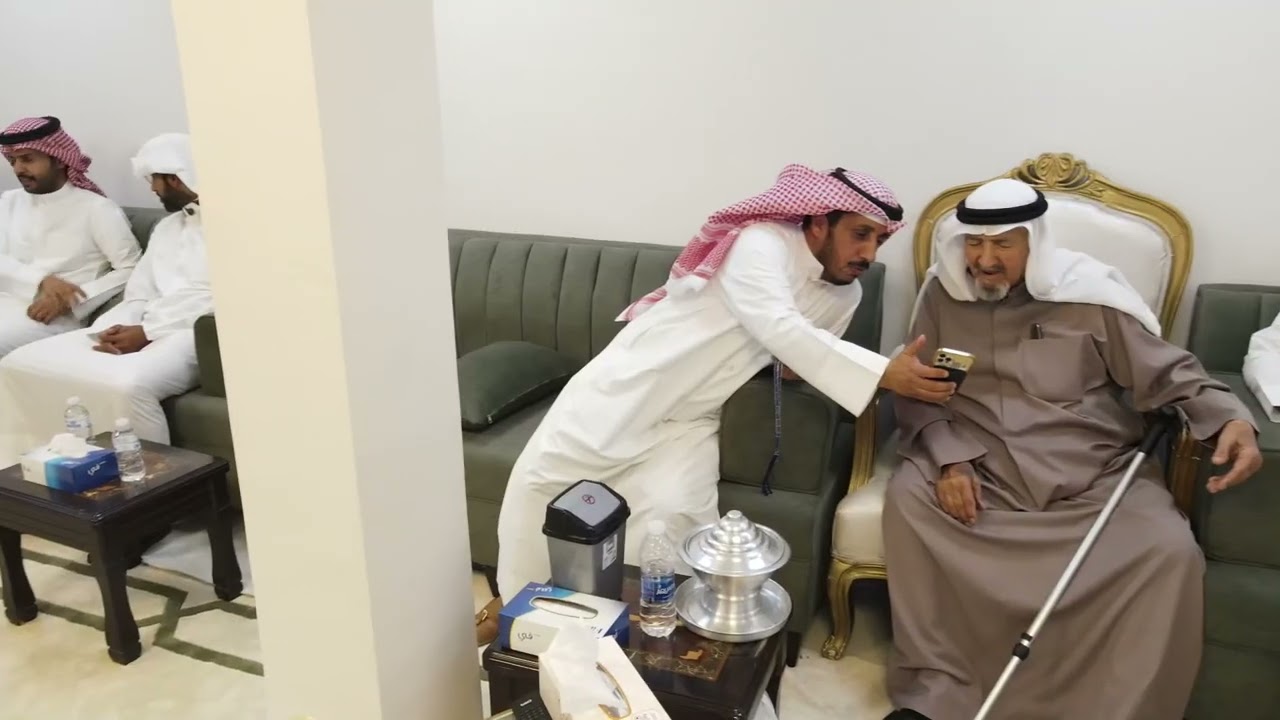 دعوة عشاء فهد فيصل بن بصيص القحطاني بمناسبة عودة والدهم من رحلة العلاج