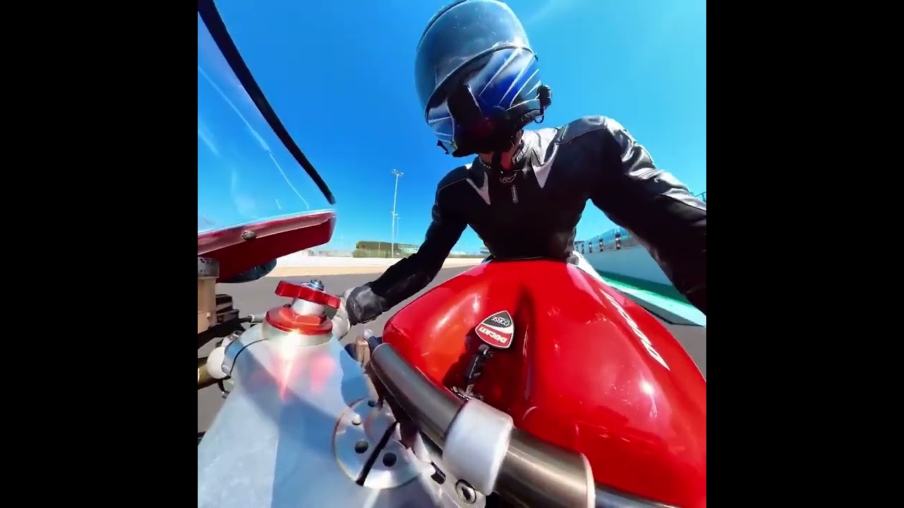 DUCATI 748 in pista
