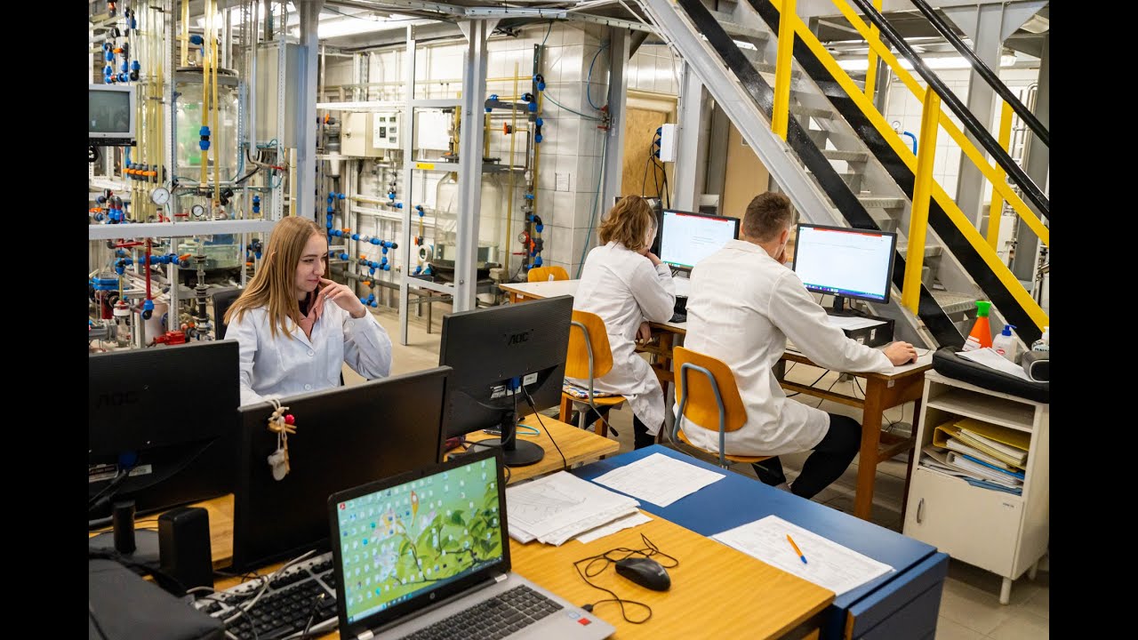 Vegyészmérnök egyetemi képzés indul ismét Kazincbarcikán