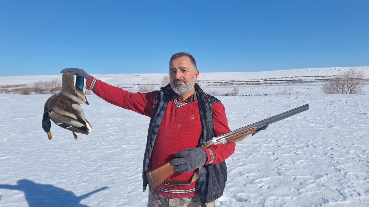 BABAMLA ÖRDEK  AVINDAYDIK BEN BÖYLE AVLAK GÖRMEDİM ÖRDEKLER SÜRÜYLE KALKTI.