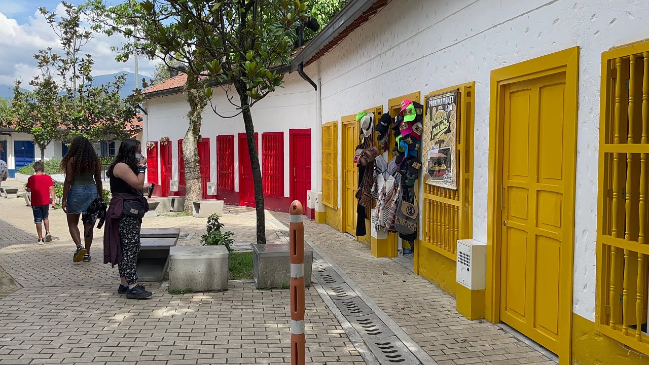 Tour of PUEBLITO PAISA in  MEDELLIN COLOMBIA 🏕️ Nutibara hill 2023