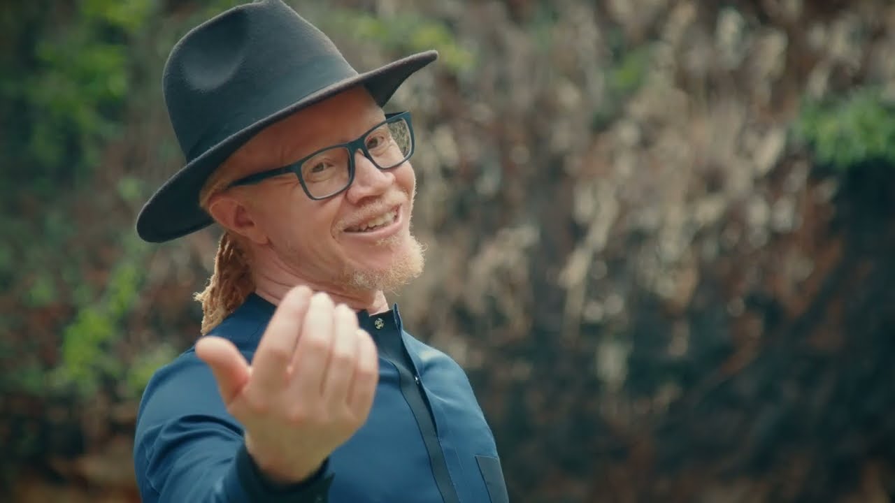 Kamanu M'Tuamwari Tûriina na tûrare ft Rita Gituma (official Video)