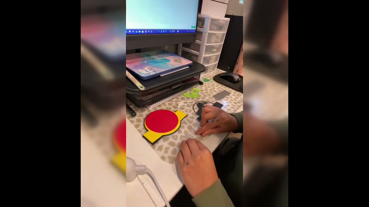 DIY Jurassic Park Cake Topper