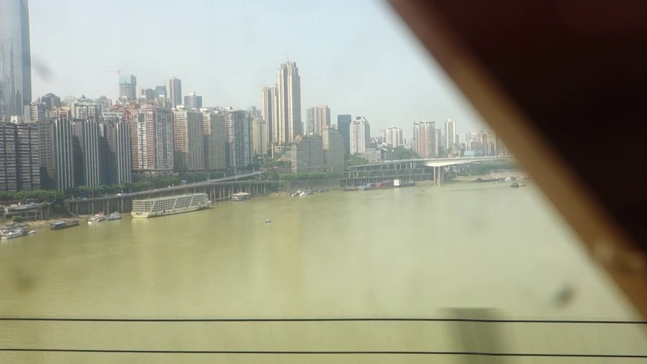 Chongqing metro line 3 on Qiansimen bridge between The theater and Xiaoshizi