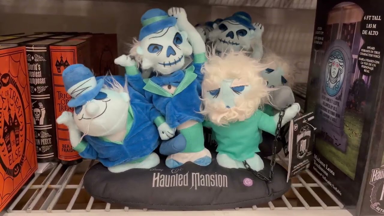 Lowe's Halloween 2023: The Haunted Mansion Hitchhiking Ghosts Scene