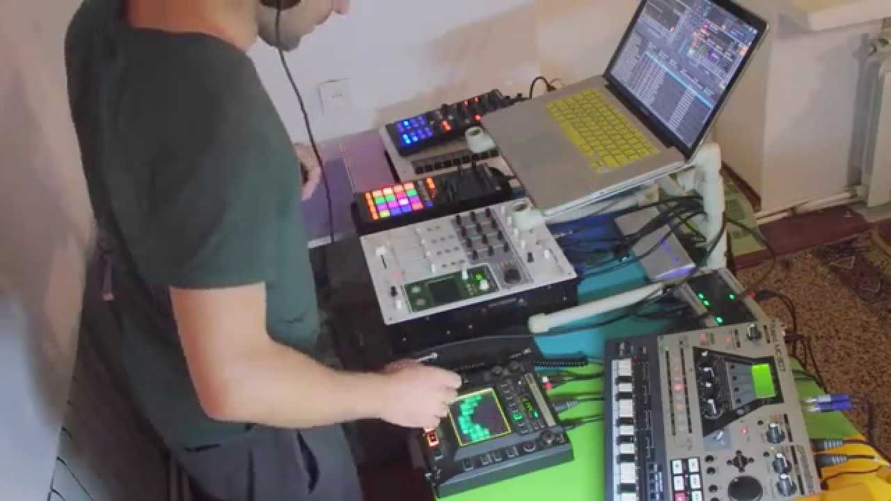 HOUSE MUSIC live routine by MOOKANOID