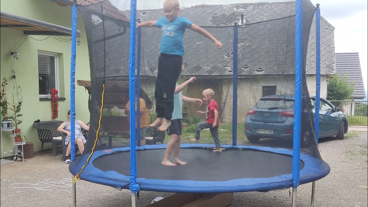 Unpacking, Assembling, Setting up and Testing the Trampoline 305cm