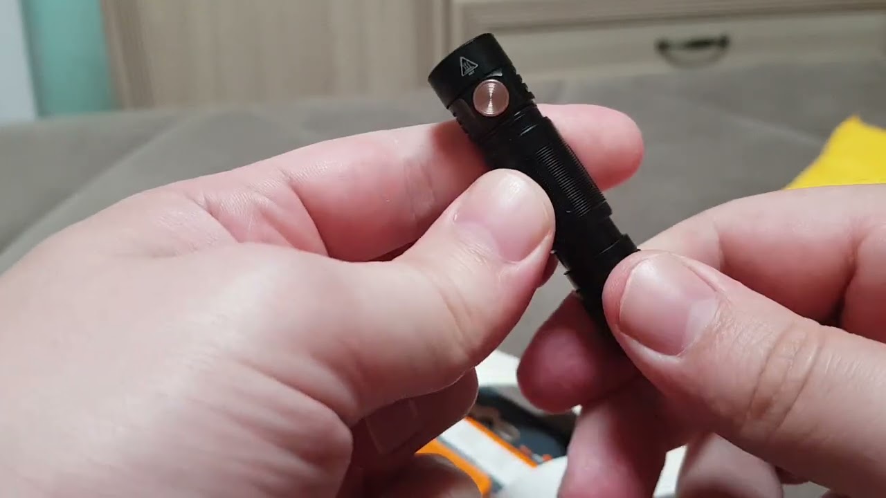 Fenix e05r фонарь наключник