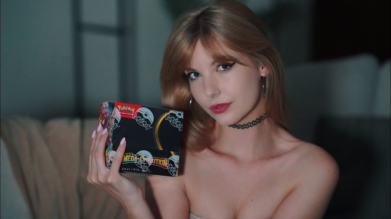 ASMR 🎴✨🇫🇷 French Girl Opens Pokémon Mega Evolution Display – Booster Packs, Whispers & Tapping