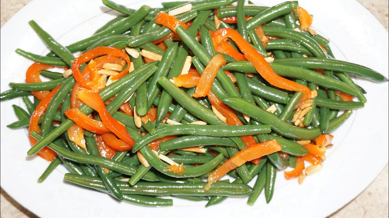 POROTOS VERDES CON PIMIENTOS ASADOS Y ALMENDRAS PARTIDAS