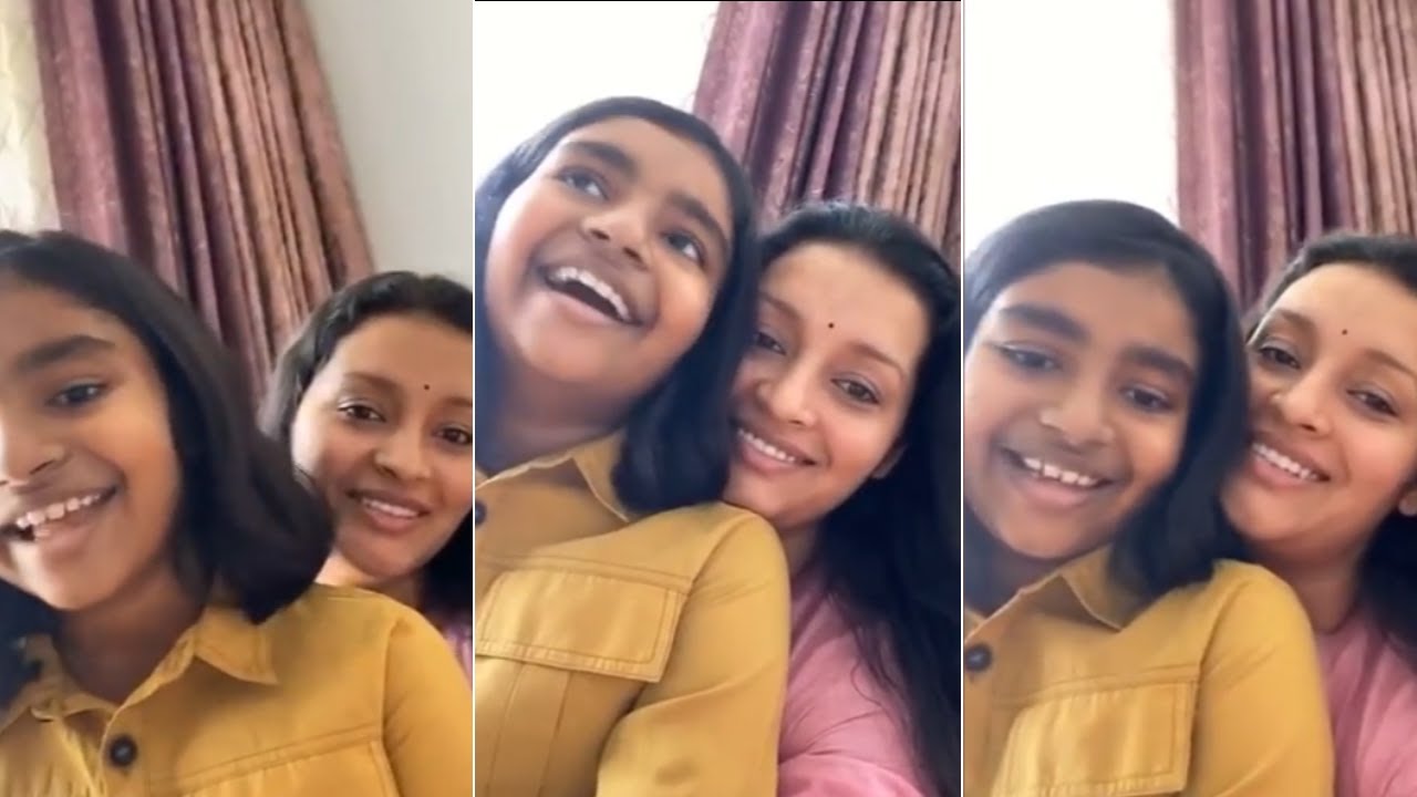 Pawan Kalyan Daughter Aadhya Sings A Song In Live | Renu Desai Instagram Live | Manastars
