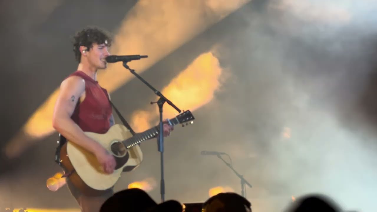 Shawn Mendes Youth Chicago 10-8-25