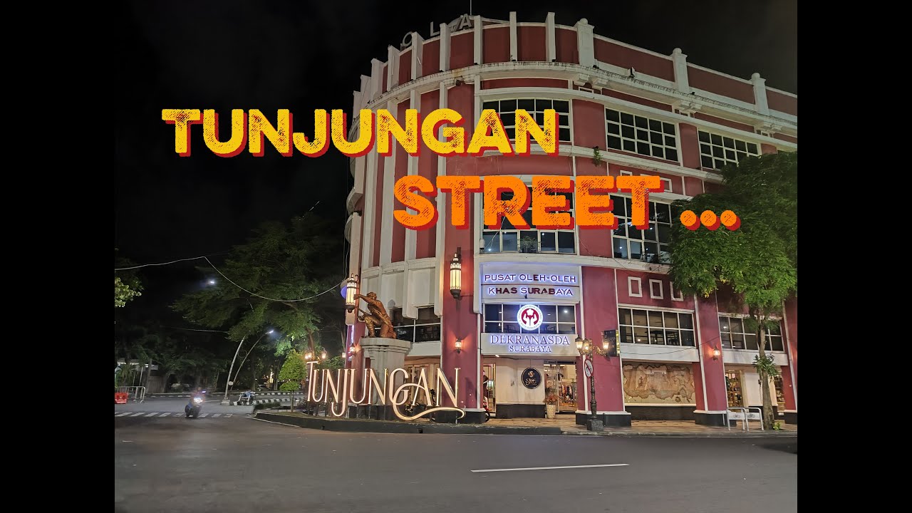 Walking In Jalan Tunjungan Surabaya