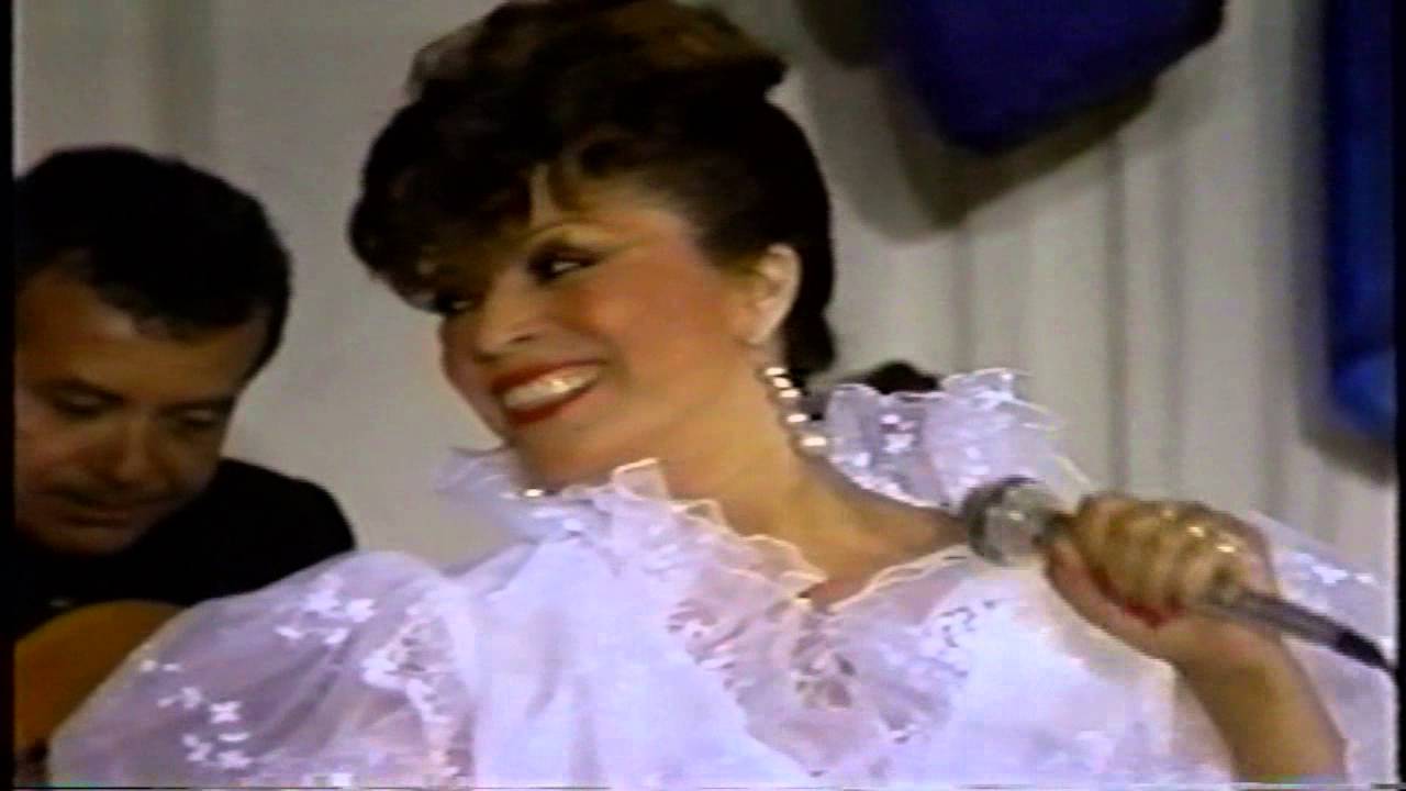 PER&Uacute; -  Edith Barr canta el vals   