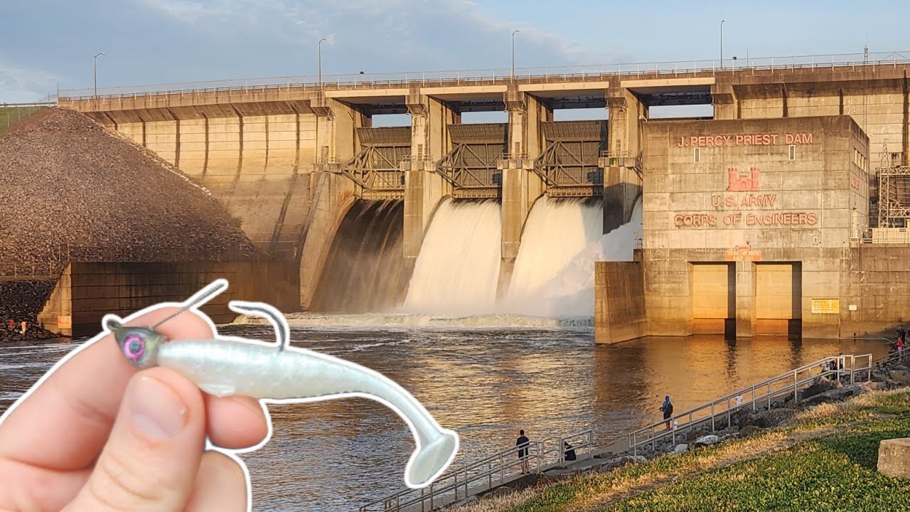 Рыбалка на легендарном водосбросе Дж. Перси Приста!!