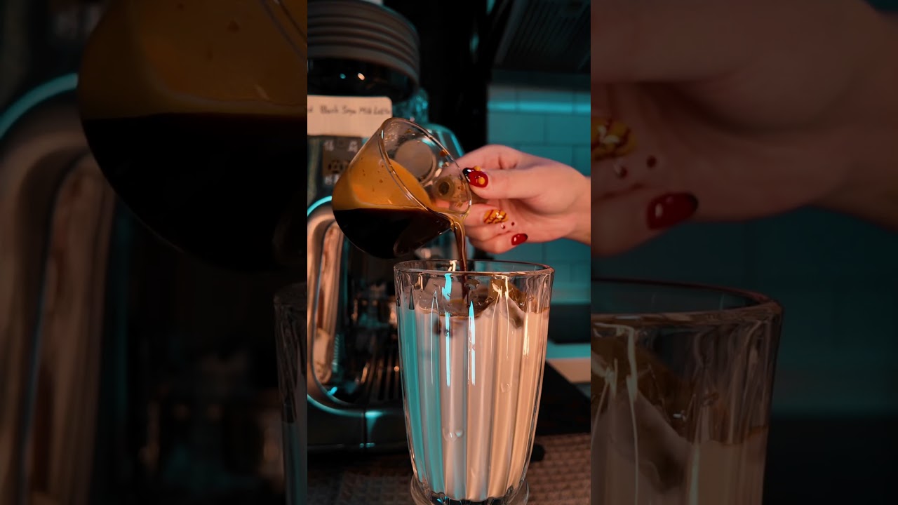 Home Cafe 18- Iced Apple Cinnamon Caramel Black Soy Milk Latte w/Chia Seeds(ASMR ver. )