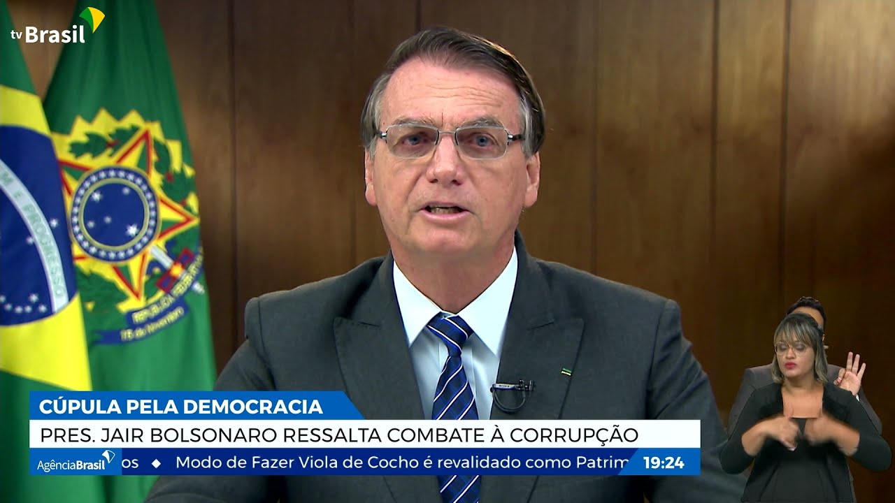 Bolsonaro destaca combate &agrave; corrup&ccedil;&atilde;o em C&uacute;pula pela Democracia