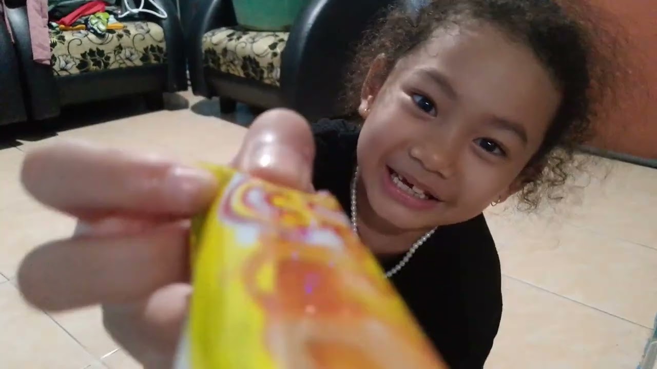 Katanya mau bikin vidio makan jajanan