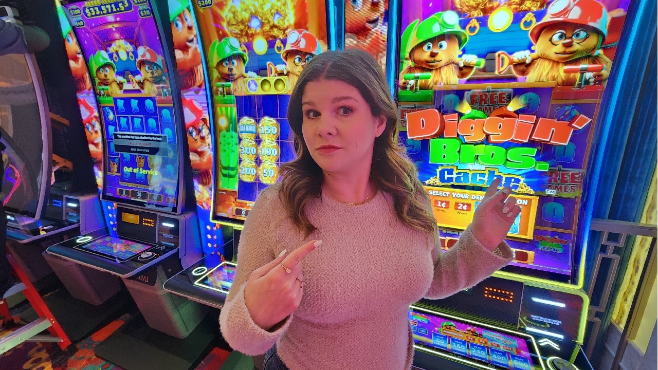 World Premiere of the NEW Diggin' Bros Slot Machine!!