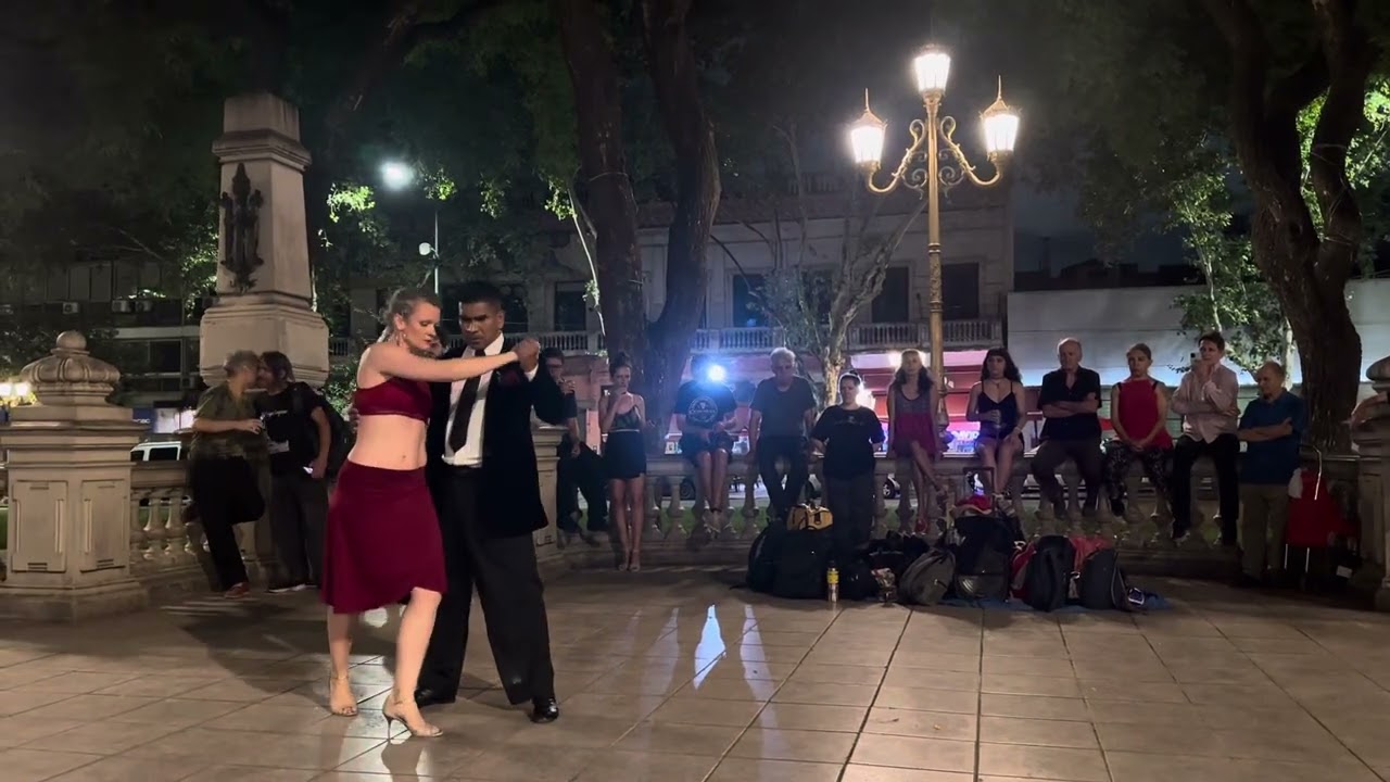 Valerie Kattenfeld & Satarsa de Noche bailan Cafe Dominguez Enero 2026 en Milonga Congreso