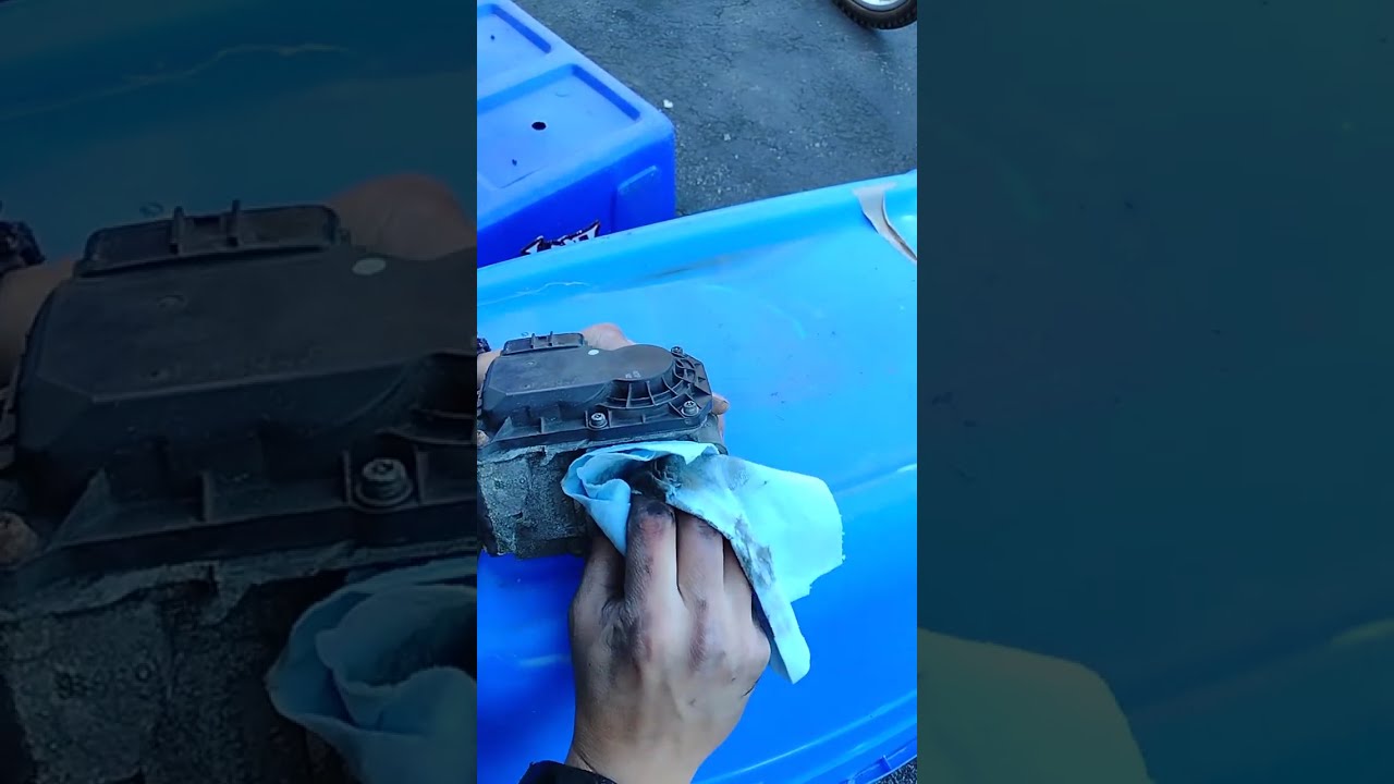 Снятие и чистка дроссельной заслонки Honda CRV 2010 года