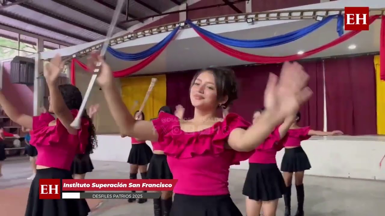 Instituto Superación San Francisco se luce con su banda marcial y palillonas llenas de ritmo.