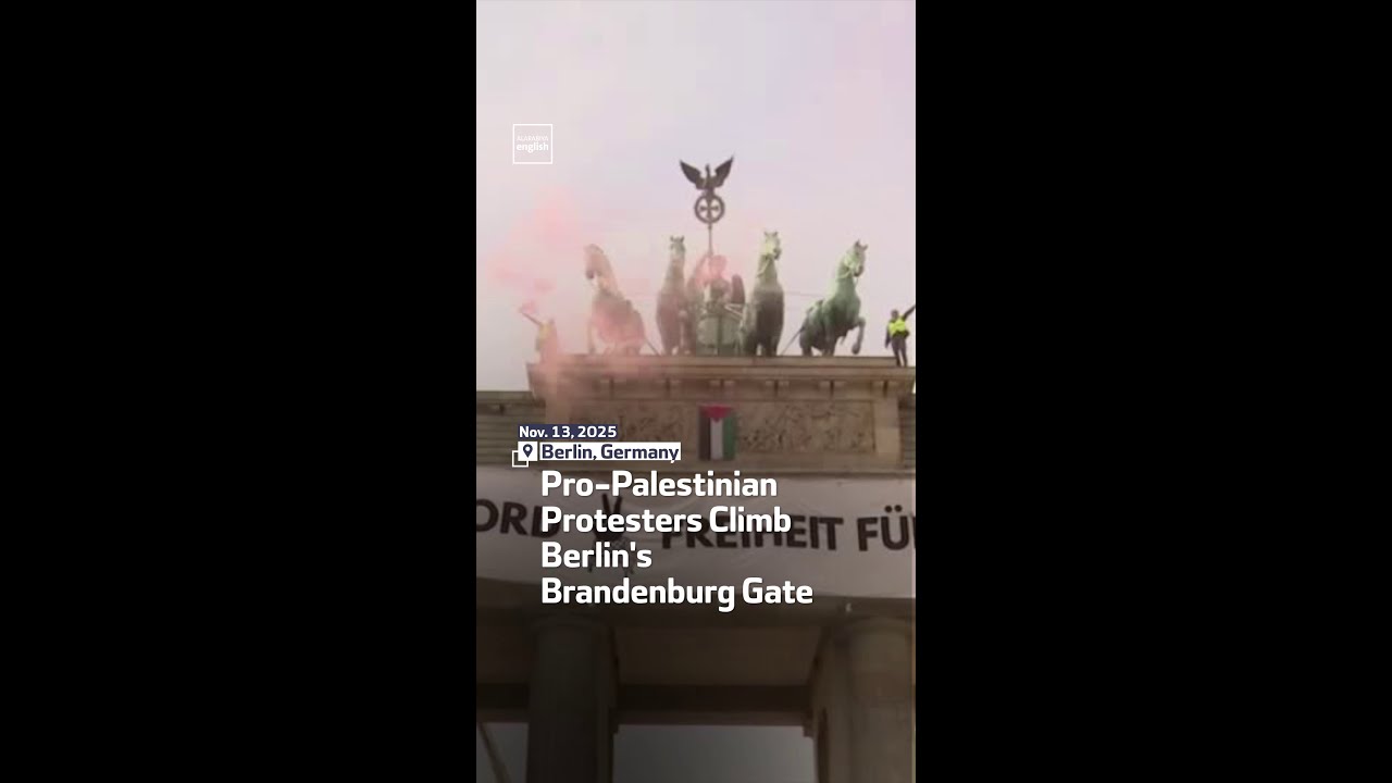 Pro-Palestinian Protesters Climb Berlin's Brandenburg Gate