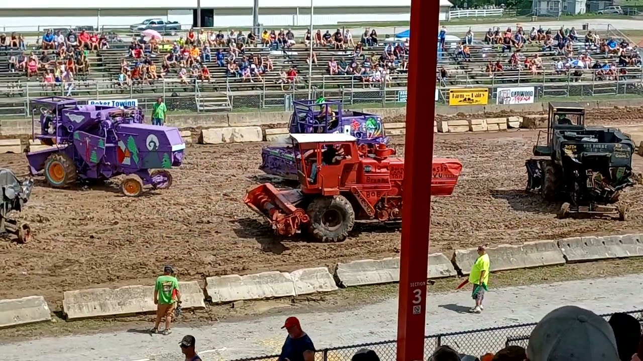 2022 Columbiana County Fair Combine Demolition Derby. 🙂🙂🙂