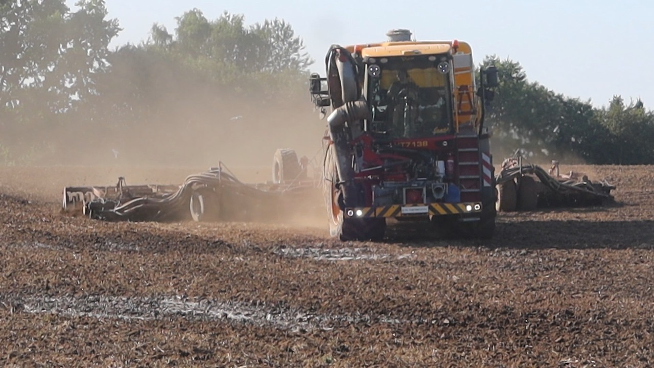 Bregentved. Vredo 7138 med 32 m3 tank og 12 m Horsch joker fra CMC nedfælder gylle.