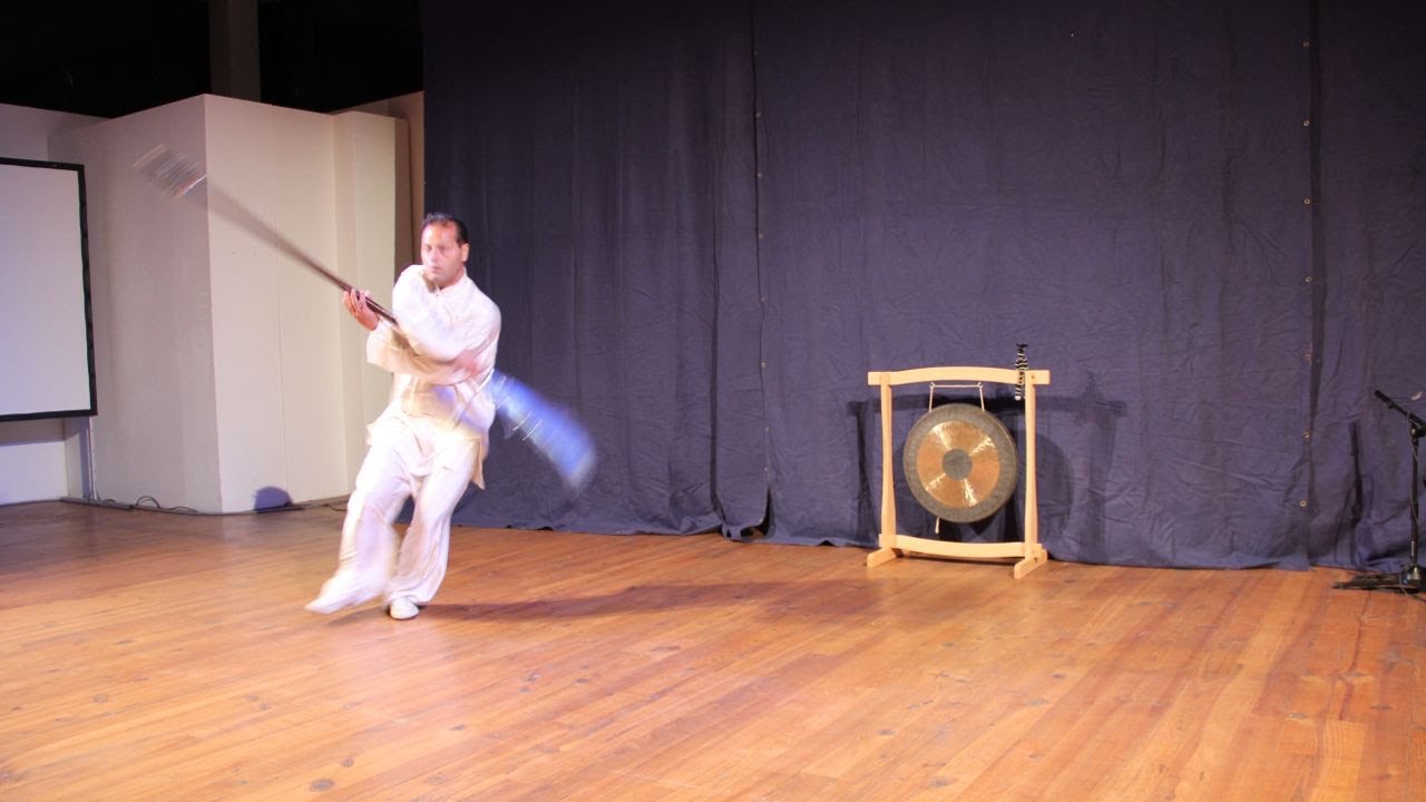 Guan Dao Hellebarde Chen Style Taiji