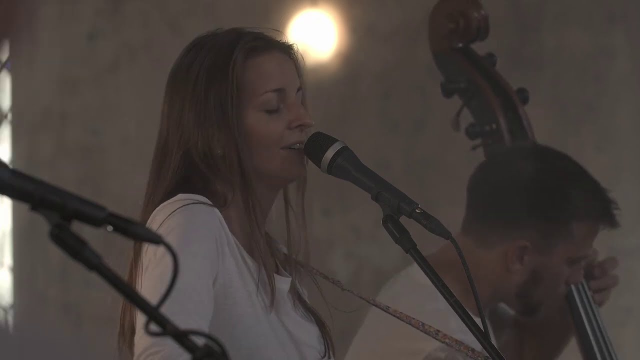 Dominika Gurbaľová a priatelia - Urobím cestu (Na veci dávne nespomínaj) // live zo Synagógy //
