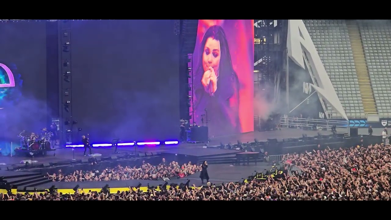 Evanescence - Bring me to Life - Concert Eden Park NZ 2025 