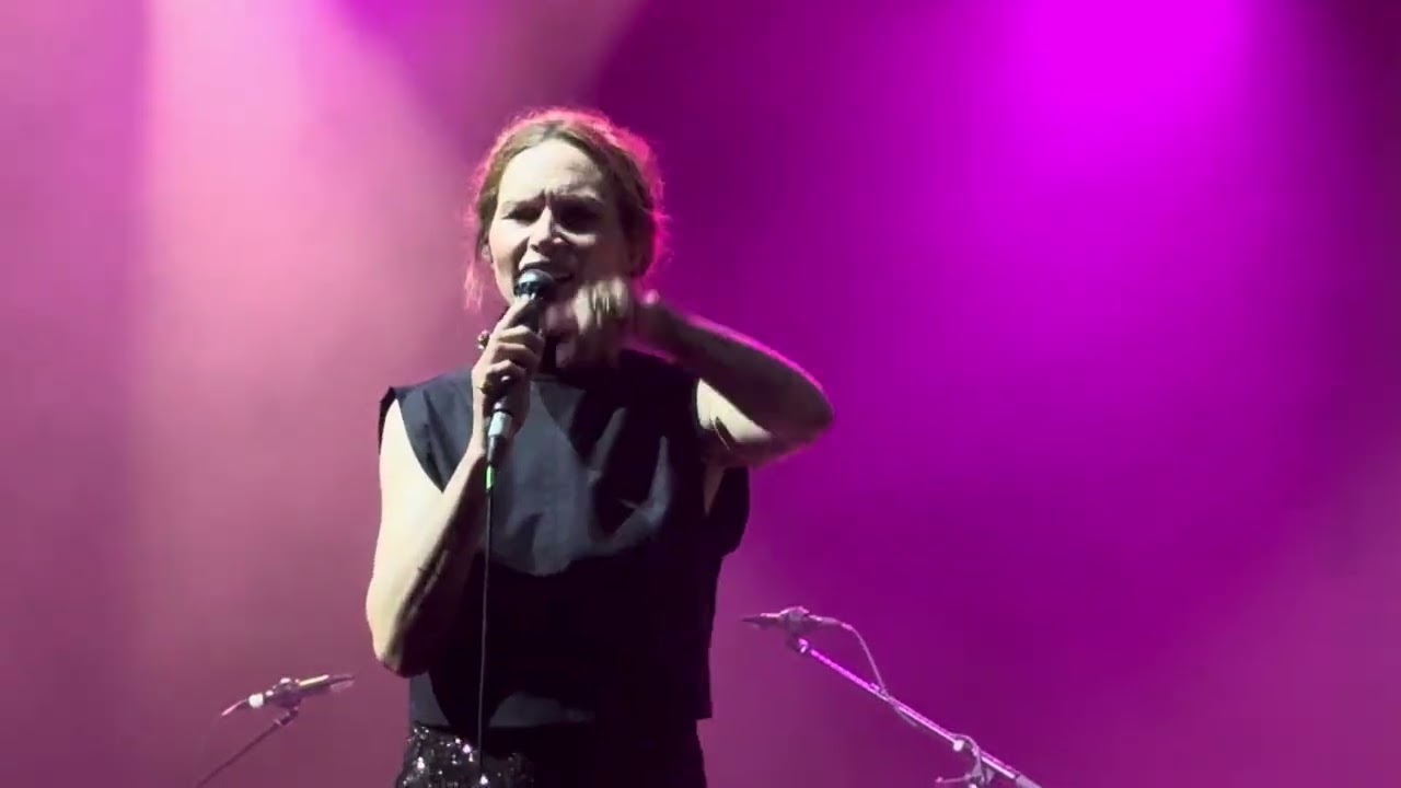 The Cardigans - Lovefool. Live 2026 CDMX