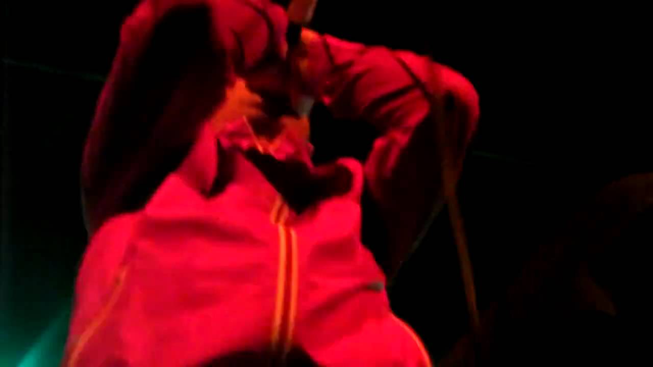 Emmure - 'R2 Deepthroat' [Beastfest 2009 Tivoli Utrecht]