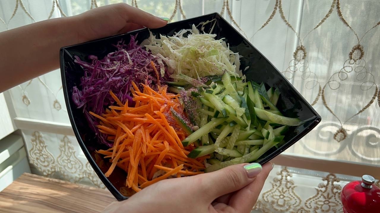 very healthy and quick salad! It is so delicious that I make it almost every day!