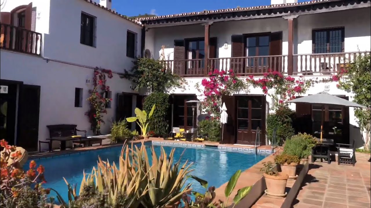 Estepona historic Cortijo for sale