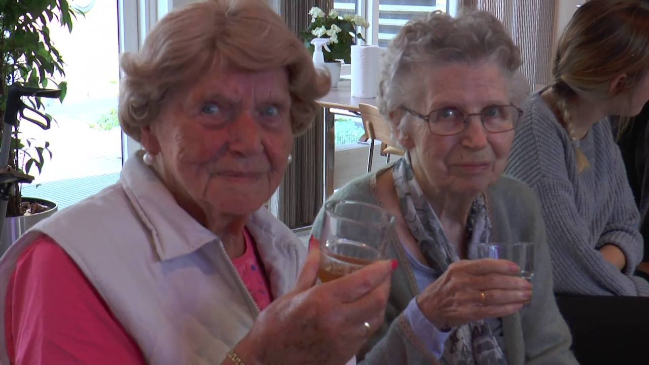 &AElig;bledag p&aring; K&aelig;rbo - TV-Ish&oslash;j